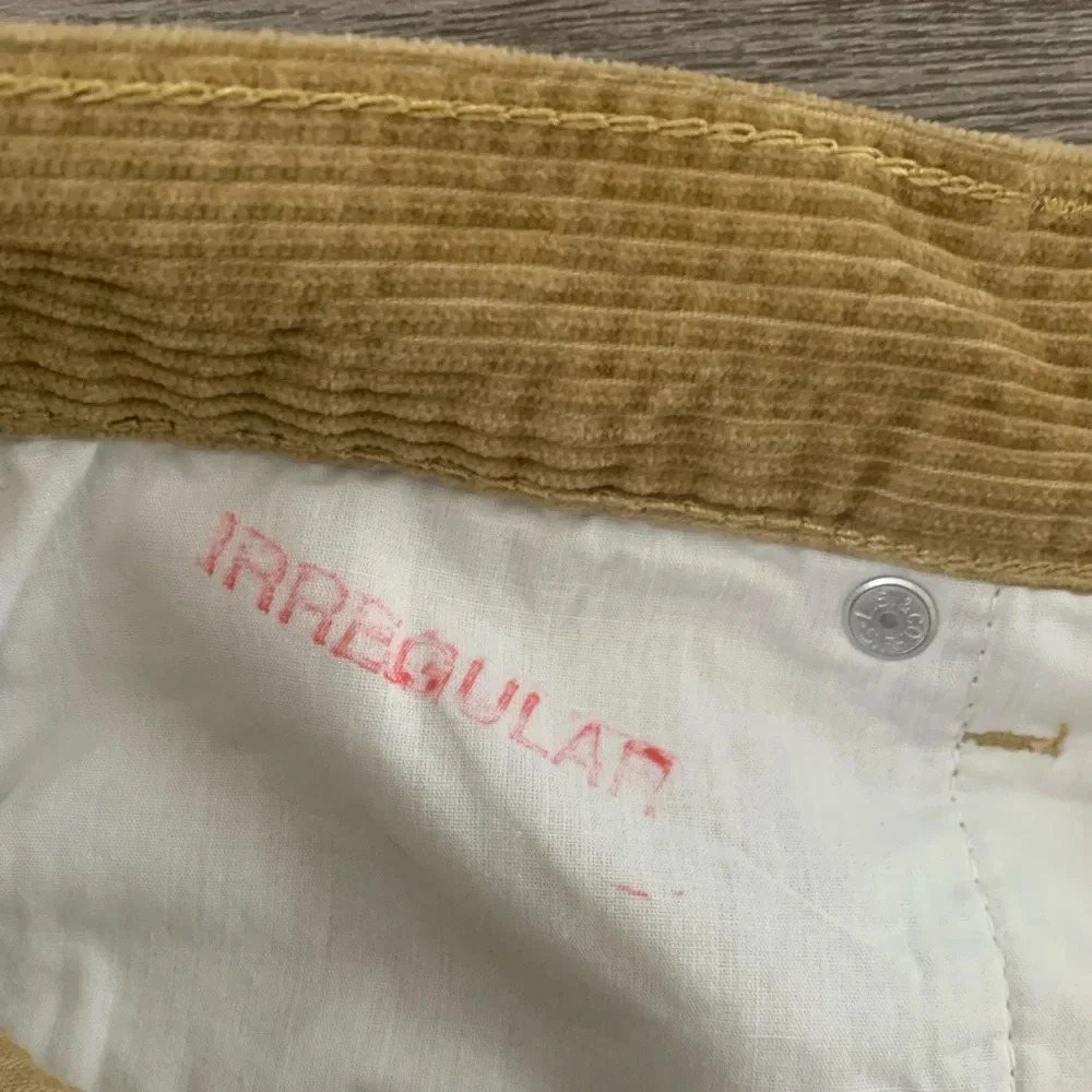 Leviāsā Low Pro Corduroy Jeans - Size 29x30 - Light Brown - NWT - Picture 10 of 11